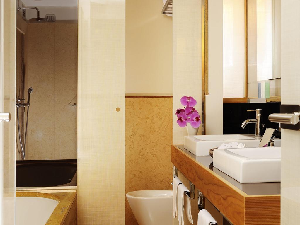 Hotel Mario De' Fiori 37 Rom
